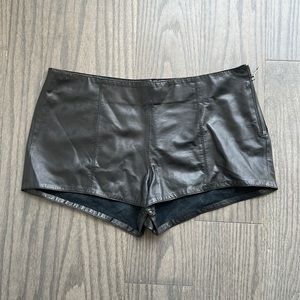 Leather shorts with zip side, size 02